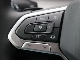 Volkswagen Golf thumbnail 22