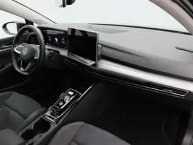 Volkswagen Golf thumbnail 37