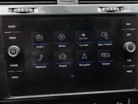 Volkswagen Golf thumbnail 24