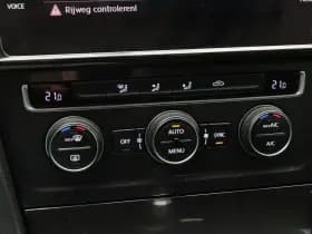 Volkswagen Golf thumbnail 28