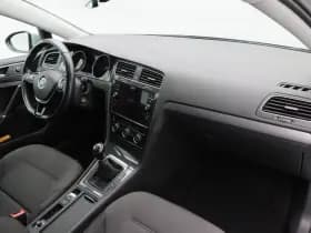 Volkswagen Golf thumbnail 36