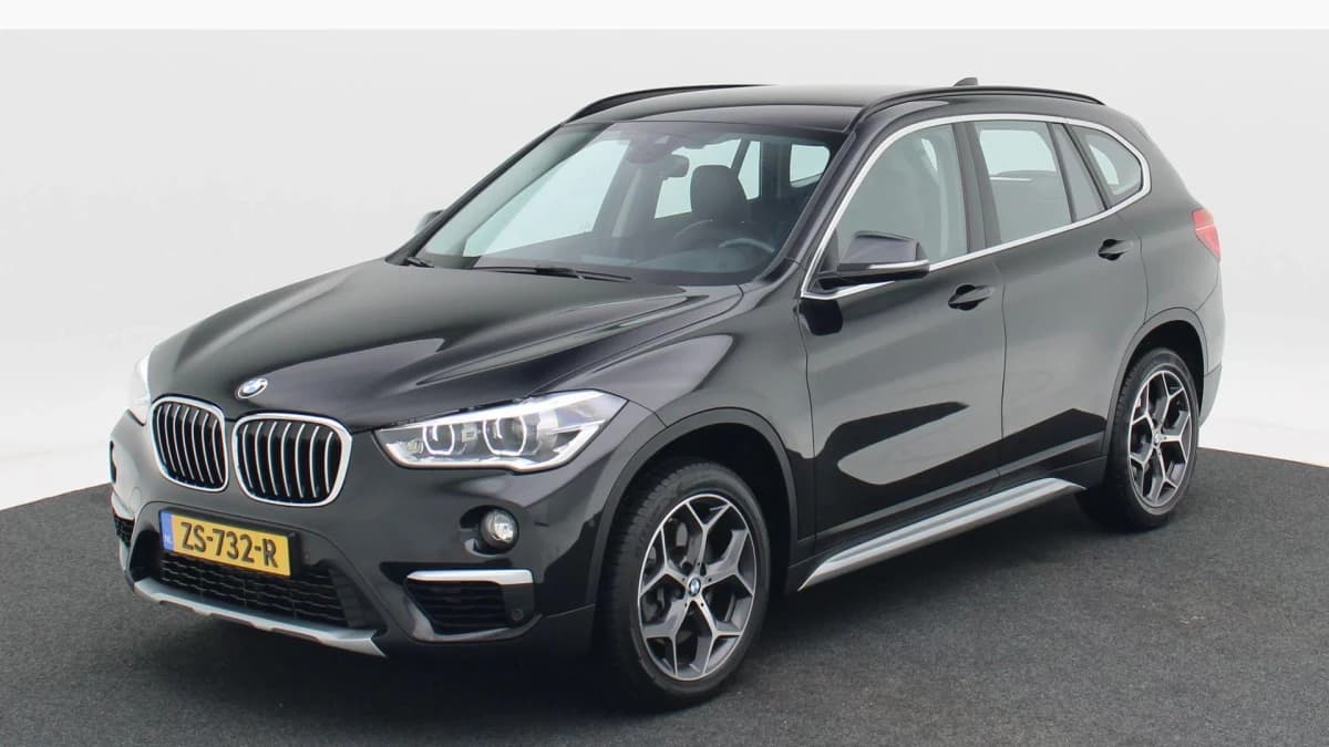 BMW X1 sDrive20i 192 Pk High Executive — foto 1