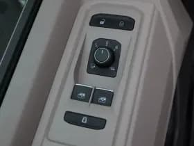 Volkswagen Multivan thumbnail 21