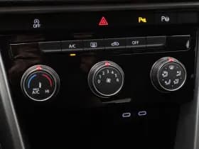 Volkswagen T-Roc thumbnail 26