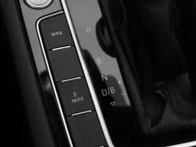 Volkswagen Passat thumbnail 33