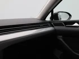 Volkswagen Passat thumbnail 34