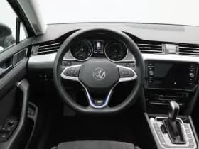Volkswagen Passat thumbnail 38