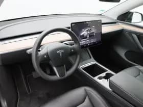 Tesla Model Y RWD 58 kWh 238 Pk thumbnail 3