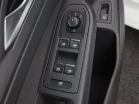 Volkswagen Golf thumbnail 16