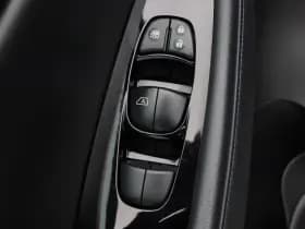 Nissan Leaf thumbnail 17