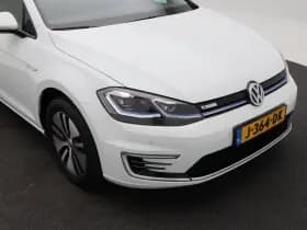 Volkswagen E-Golf thumbnail 11