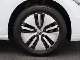 Volkswagen E-Golf thumbnail 13
