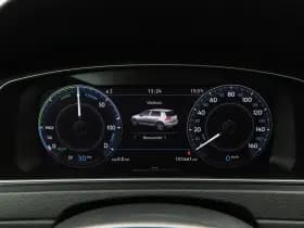 Volkswagen E-Golf thumbnail 20
