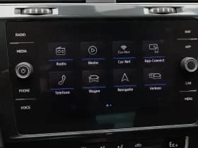 Volkswagen E-Golf thumbnail 23