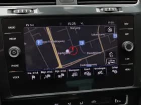 Volkswagen E-Golf thumbnail 25