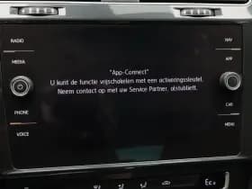 Volkswagen E-Golf thumbnail 26