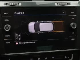 Volkswagen E-Golf thumbnail 27