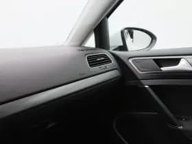 Volkswagen E-Golf thumbnail 30