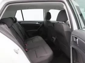 Volkswagen E-Golf thumbnail 35