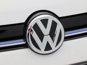 Volkswagen E-Golf thumbnail 10