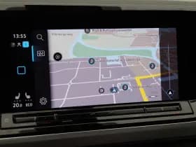 Volkswagen Multivan thumbnail 11