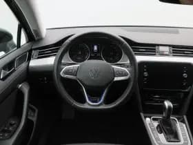 Volkswagen Passat thumbnail 16