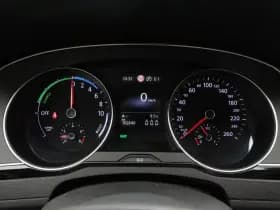 Volkswagen Passat thumbnail 8