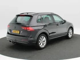 Volkswagen Tiguan thumbnail 2