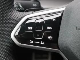 Volkswagen Golf thumbnail 8