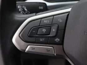 Volkswagen T-Roc thumbnail 8