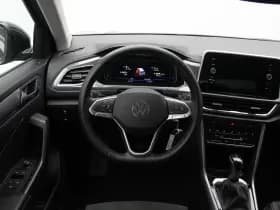 Volkswagen T-Roc thumbnail 2