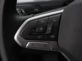 Volkswagen T-Roc thumbnail 11