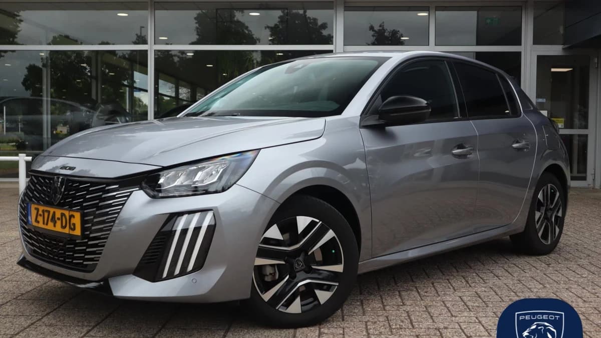 Peugeot 208 — foto 1