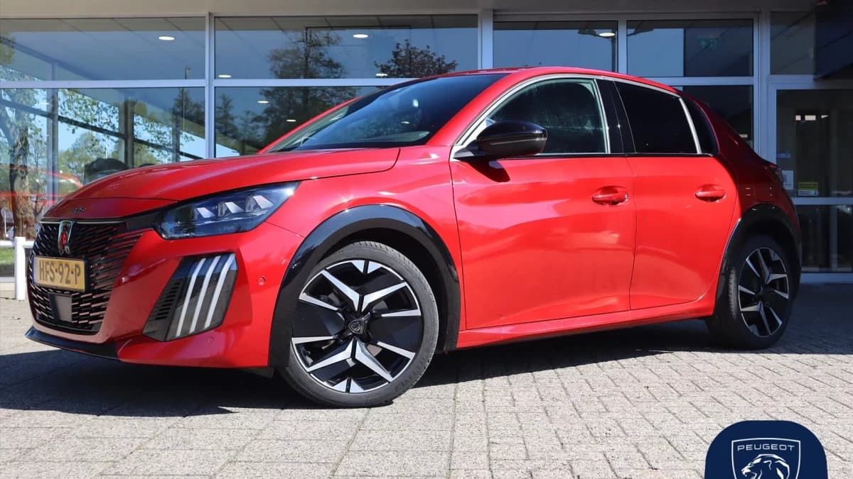 Peugeot 208 — foto 1