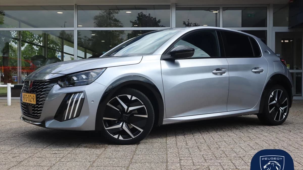 Peugeot 208 — foto 1