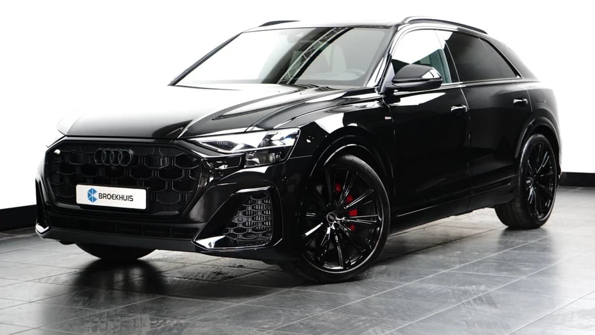 Audi Q8 — foto 1