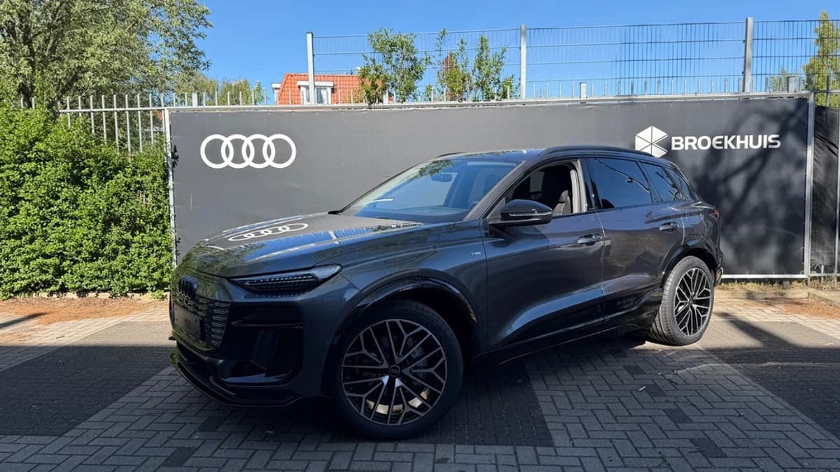 Audi Q6 e-tron — foto 1