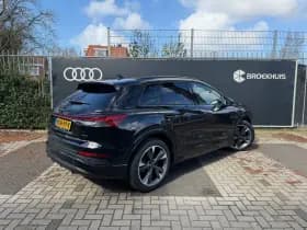 Audi Q4 e-tron thumbnail 2