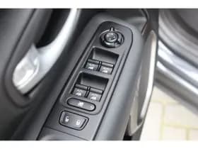 Jeep Renegade thumbnail 22
