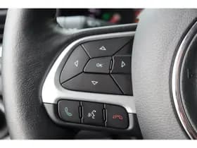 Jeep Renegade thumbnail 25