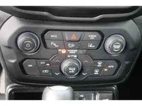 Jeep Renegade thumbnail 35