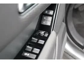 Land Rover Range Rover Velar thumbnail 25