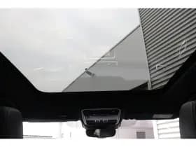 Land Rover Range Rover Velar thumbnail 35