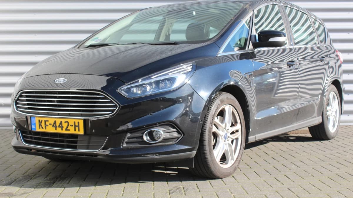 Ford S-Max — foto 1