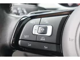 Volkswagen Golf thumbnail 25