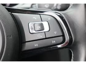 Volkswagen Golf thumbnail 27