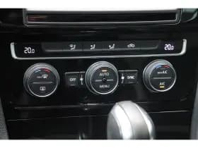 Volkswagen Golf thumbnail 36