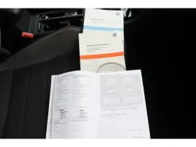 Volkswagen Golf thumbnail 43