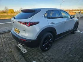 Mazda CX-30 thumbnail 4