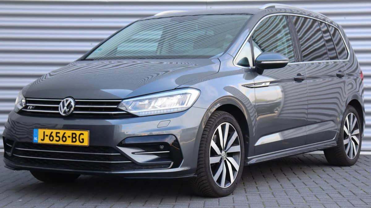 Volkswagen Touran — foto 1